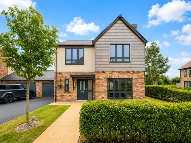 Jane Grove, Wirral, CH63, photo 1