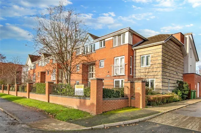 St Edmunds Court, Roundhay, LS8, photo 1
