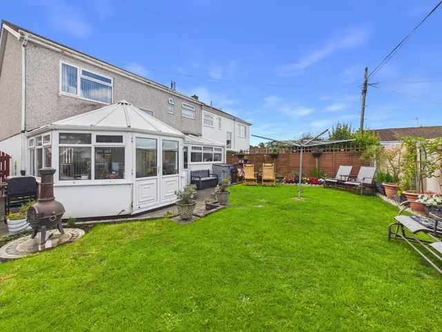 Harefield Crescent, Camborne, photo 1
