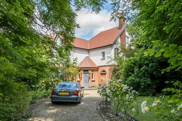 Wellington Road, Enfield, photo 1