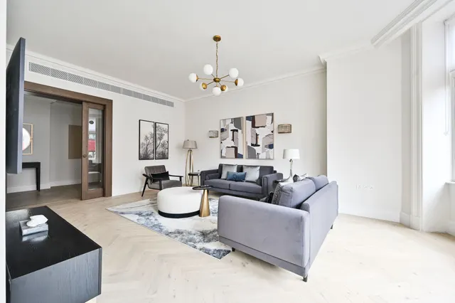Photo 3 — 2 Cumberland House, Kensington Road, London