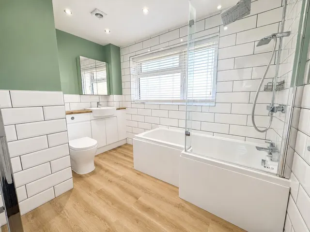 Photo 3 — Repton Close, Gosport