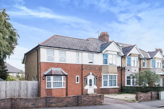 Westbury Crescent, OXFORD, photo 1