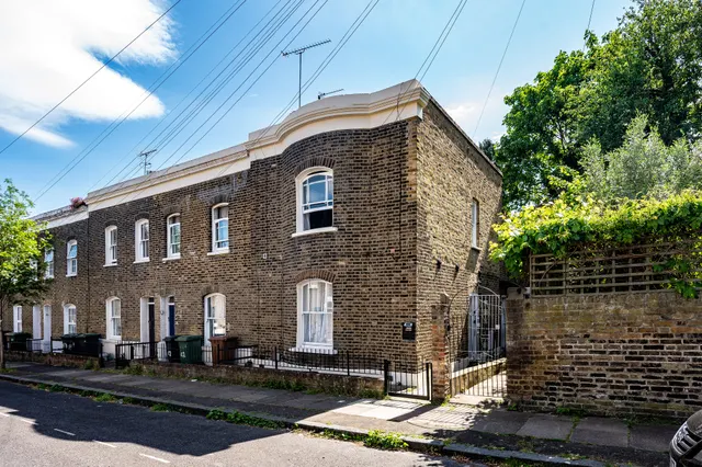 43b Strickland Street, London, photo 1