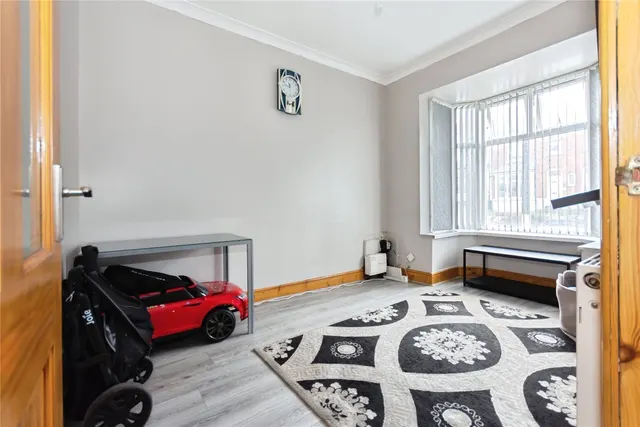 Warwick Road, Tyseley, B11, photo 2