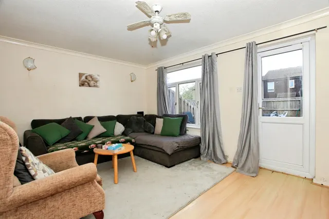 Medworth, Orton Goldhay, PE2, photo 3