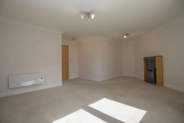 Old Dairy Close, Fleet, GU51, photo 3