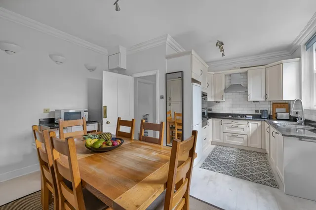 Mortlake High Street, East Sheen, SW14, photo 3
