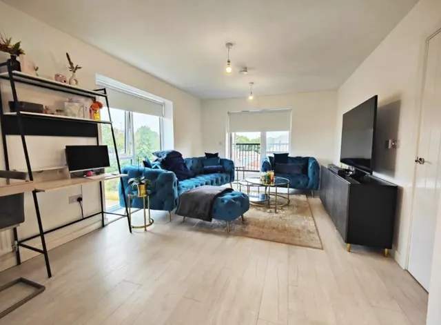 Whiting Avenue, Greenhithe, DA9, photo 2