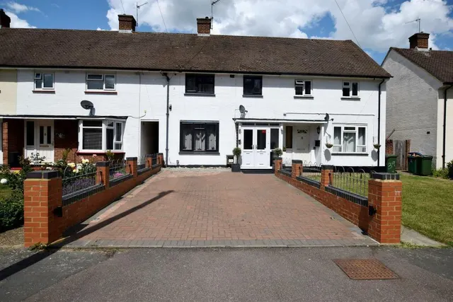 Valley Rise, Watford, photo 1