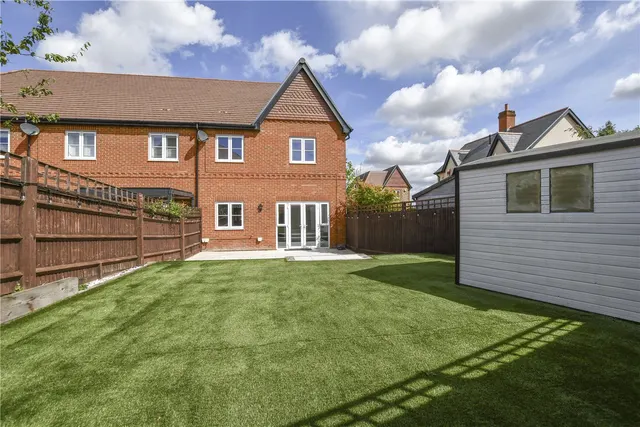 Photo 2 — Hazylwood, Wokingham, Berkshire, RG40
