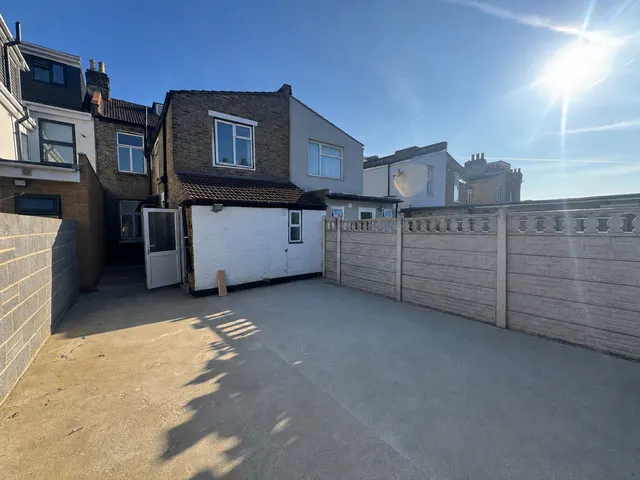 Photo 2 — Gower Road, Forest Gate E7