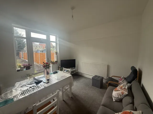 Willenhall Road, Bilston, WV14, photo 3