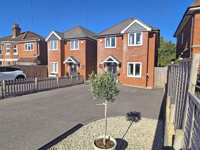 New Milton, Hampshire, photo 1