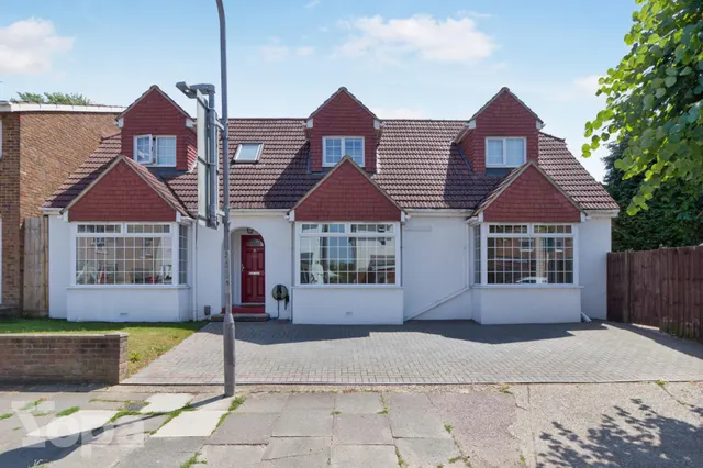 Kings Drive, Gravesend, DA12, photo 1