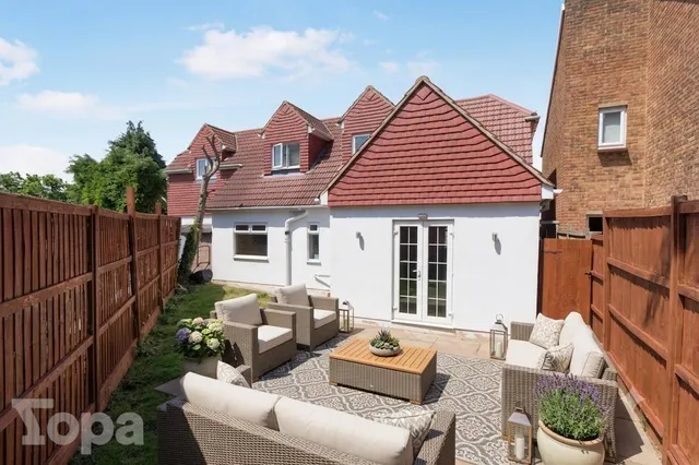 Kings Drive, Gravesend, DA12, photo 2