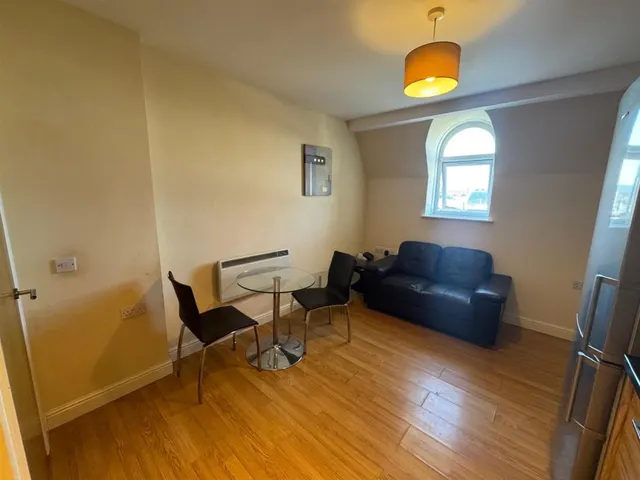 Godwin Street, Bradford, BD1, photo 3