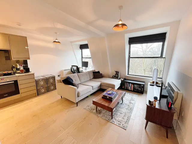 Minorca Road, Weybridge, KT13, photo 2