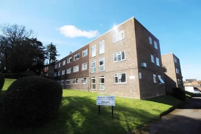 Baron Court, Reading, RG30, photo 1