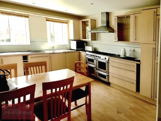 Queen Bee Court, Hatfield, AL10, photo 2