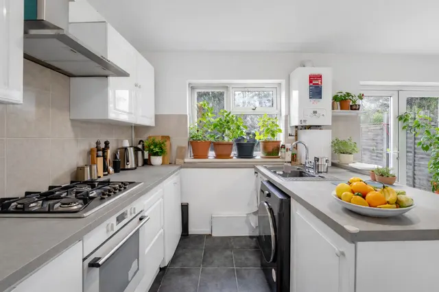 Photo 2 — Wellington Road South, Hounslow, TW4 5JX
