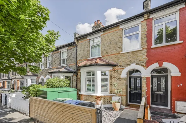 Stanley Road, Southgate, N11, photo 1