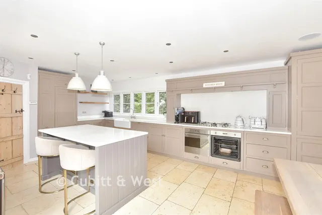 London Road, Felbridge, RH19, photo 3