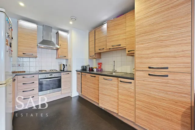 Taywood Road, Northolt, UB5, photo 3