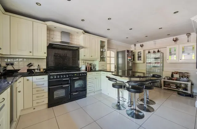 Robin Hood Way, Winnersh, RG41, photo 2