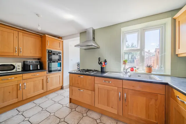 Dedworth Road, Windsor, SL4, photo 3