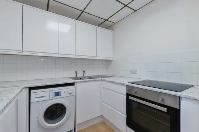 Holdenhurst Road, Bournemouth, BH8, photo 3