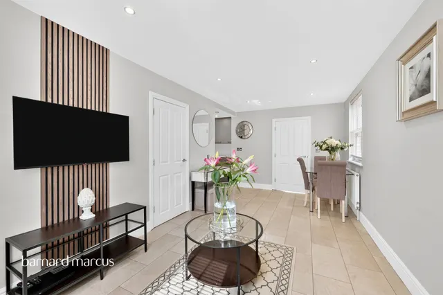 Washington Road, Worcester Park, photo 1