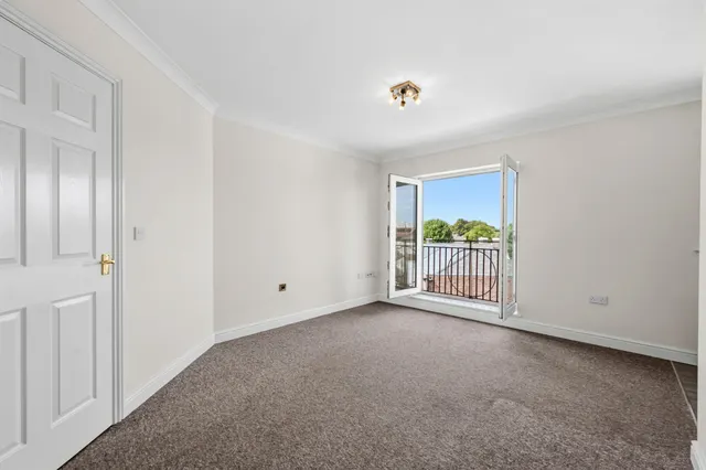 Palmyra Square North, Warrington, WA1, photo 2