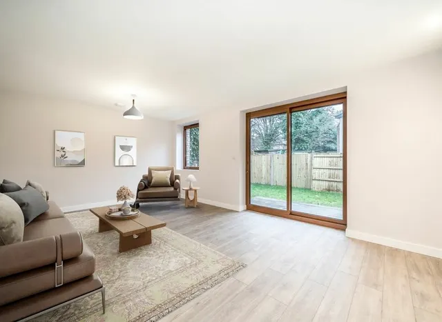 Russell Road, Mitcham Common, CR4, photo 1