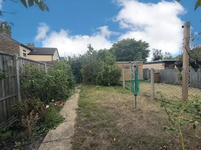 Endsleigh Road, Merstham, RH1, photo 2