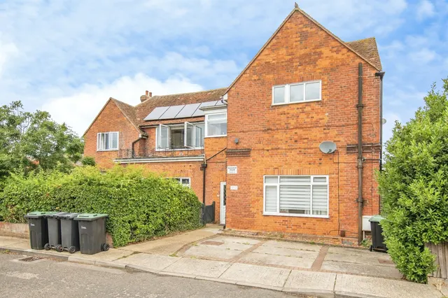 Blenheim Drive, Colchester, photo 1