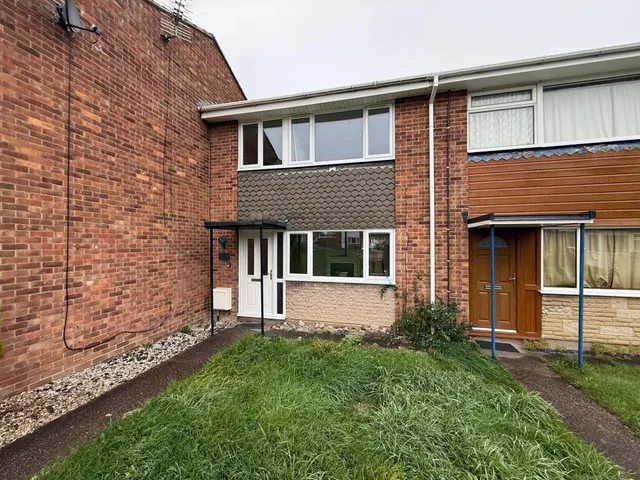 Oversetts Court, Newhall, DE11, photo 1