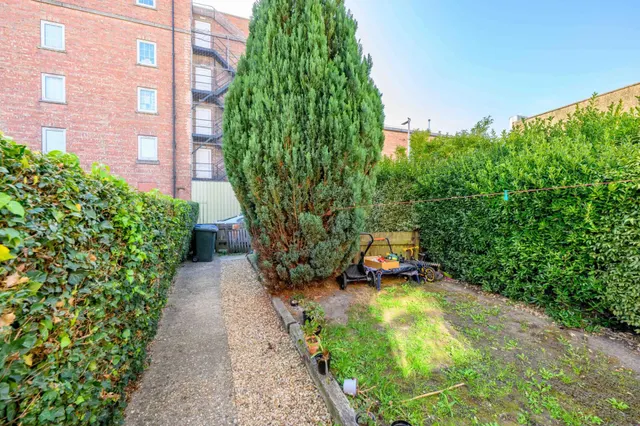 Foster Street, Boston, PE21, photo 2