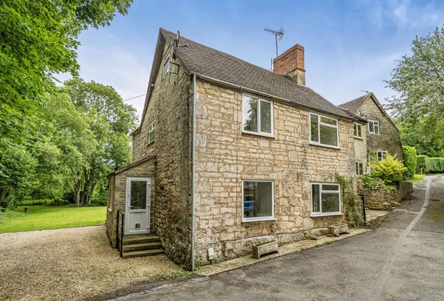 Photo 2 — Cheltenham Road, Stroud, GL6 6LF