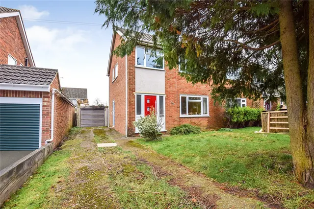 Ively Road, Farnborough, Hampshire, GU14 0JP, photo 1