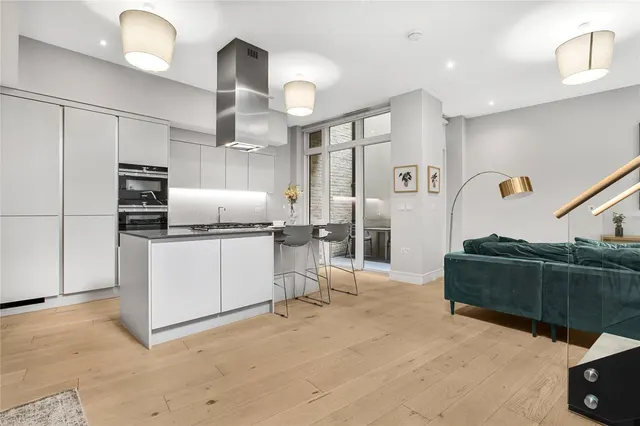 Avery Walk, London, SW11, photo 2