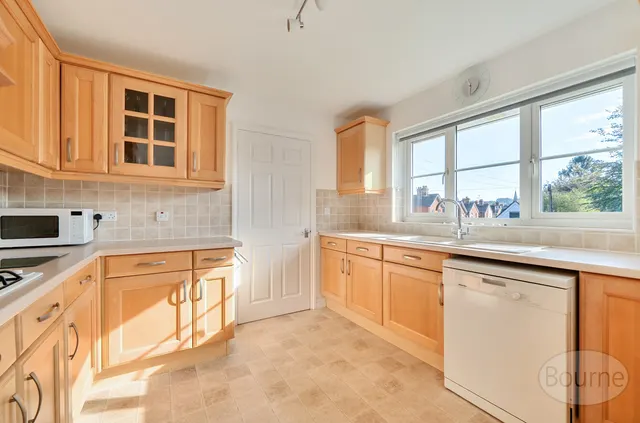 Queens Road, Alton, GU34, photo 2