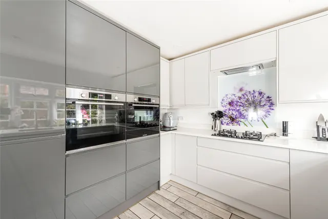 London Road, Broughton, MK10, photo 3