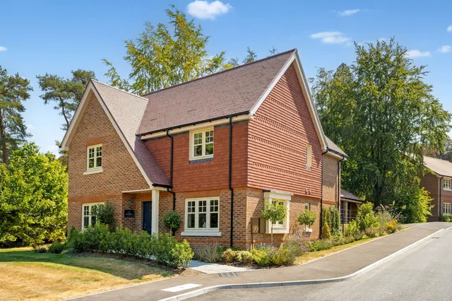 The Aspen, Headley Chase, Epsom, KT18, photo 1
