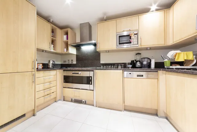 Photo 2 — Flagstaff House, Nine Elms, London