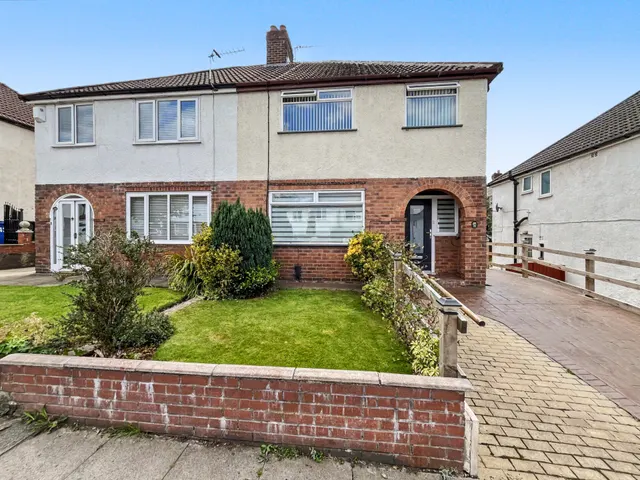 Sunny Bank Road, Unsworth. Bury, BL9, photo 1