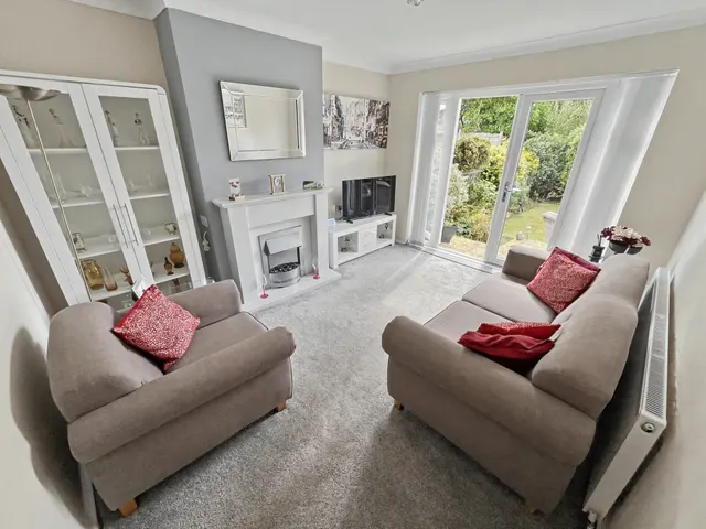 Sunny Bank Road, Unsworth. Bury, BL9, photo 3