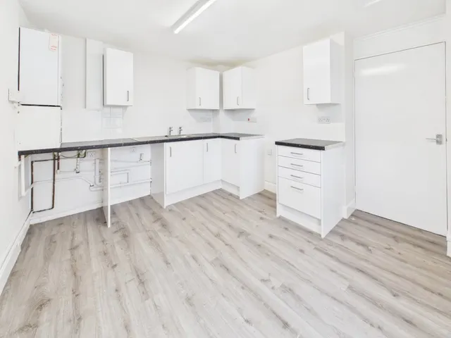 Photo 2 — Emma Place, Milbay