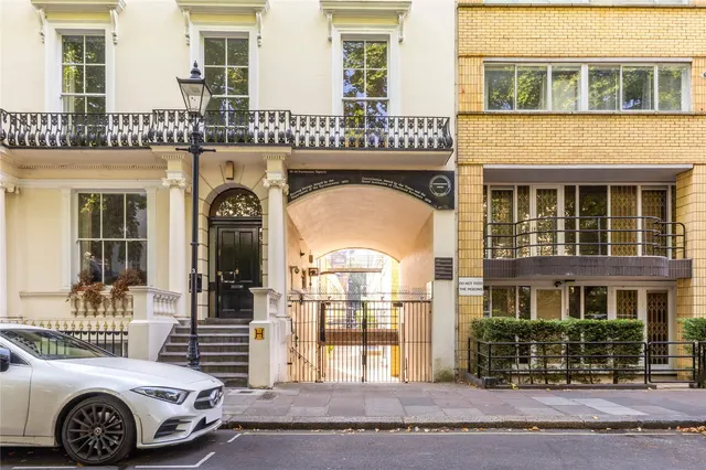 Porchester Square Mews, London, W2, photo 1