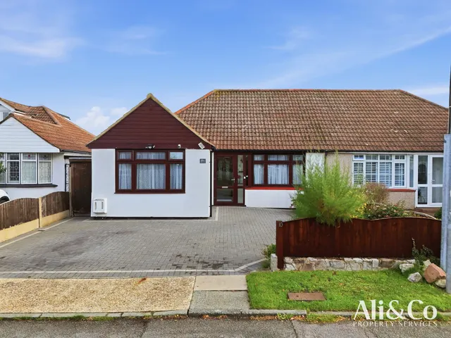 The Close, Grays, Essex, RM16 2XU, photo 1